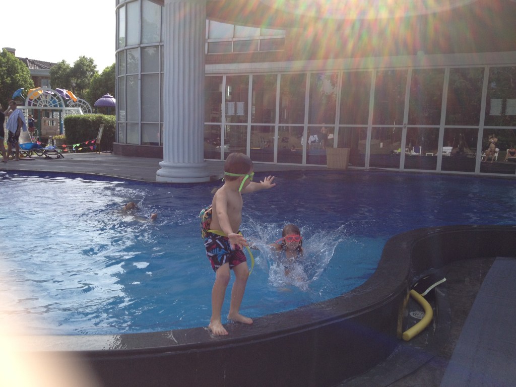 Oliver: "No, I will just push you" !!