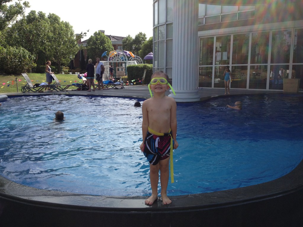 "Look Mum, I can fall backwards and make a big splash"