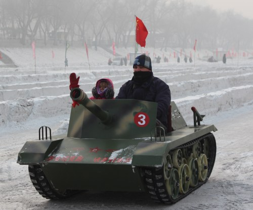 Isabelle cheering a perfect round!