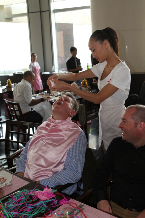 Mike's turn. Scott is laughing at this, but he was next to go!!