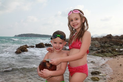 Oliver found a coconut and Isabelle found a sand dollar.