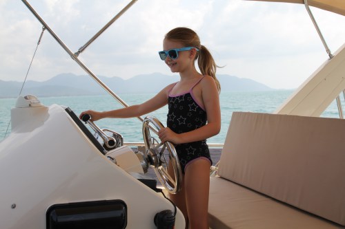 Captain Isabelle's turn.