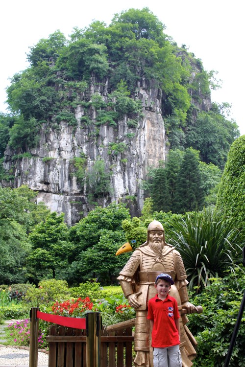 Oliver (and Army General) by the entrance to Fubo Hill Park.